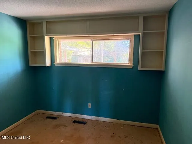 $395,000 | 5508 Tulane Road, Horn Lake, MS 38637