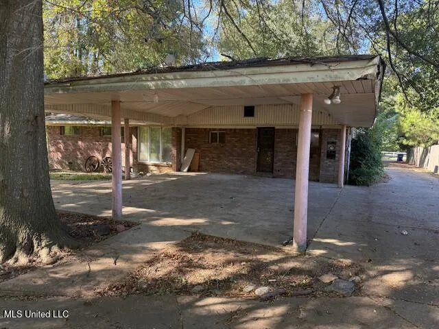 $395,000 | 5508 Tulane Road, Horn Lake, MS 38637