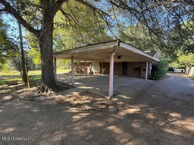 $395,000 | 5508 Tulane Road, Horn Lake, MS 38637