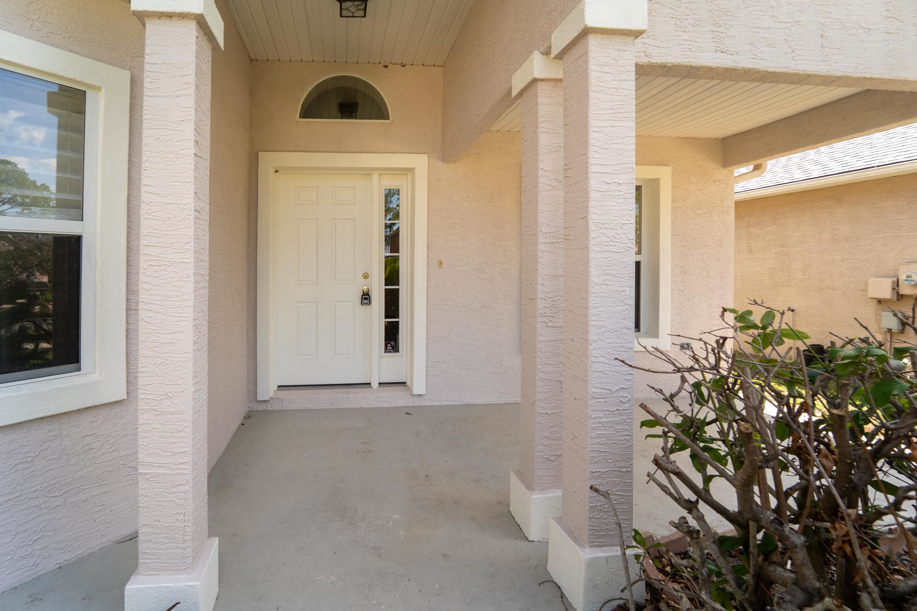 177 Marsh Island Circle St. Augustine, FL 32095 - Photo 5 of 33 a view of entryway with a hallway