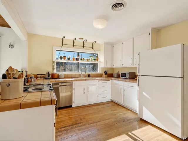 $565,000 | 1059 West Standley Street, Ukiah, CA 95482