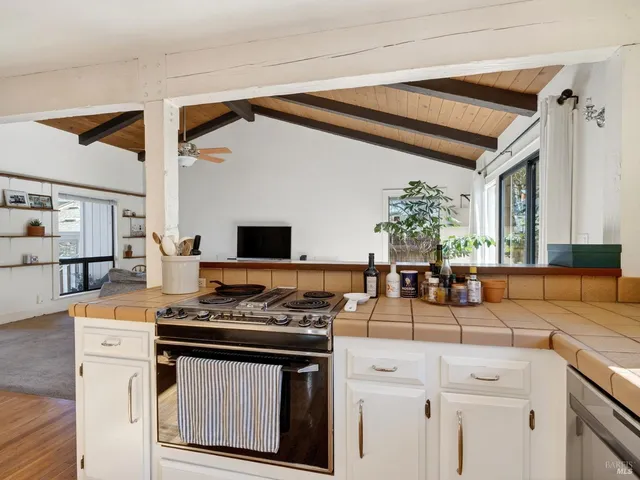 $565,000 | 1059 West Standley Street, Ukiah, CA 95482