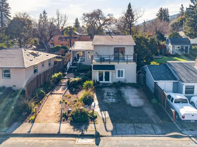 $565,000 | 1059 West Standley Street, Ukiah, CA 95482