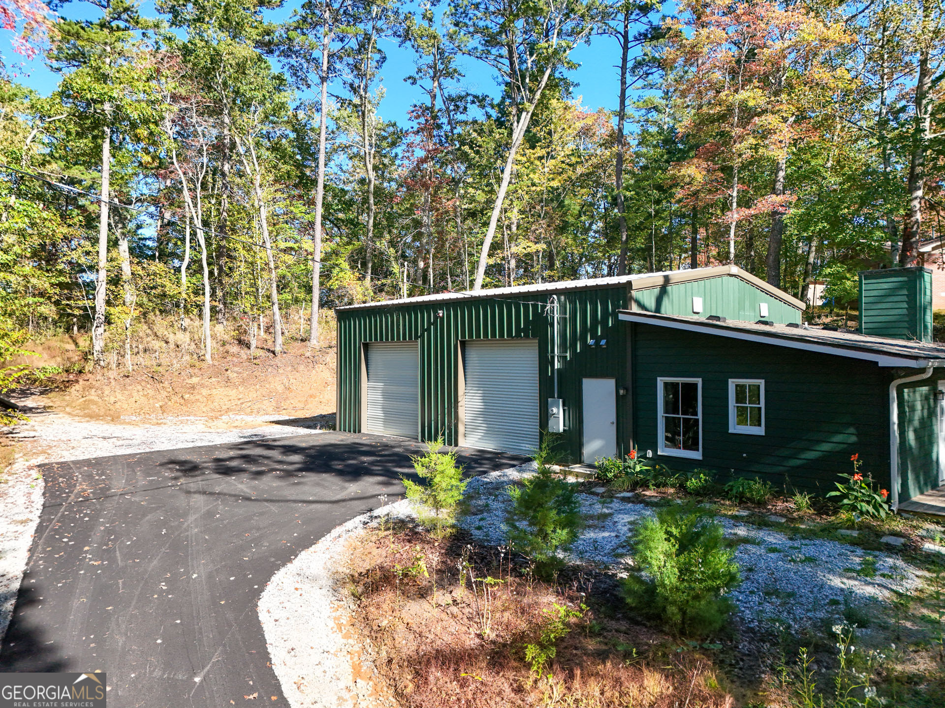 136 Key Lane Lakemont, GA 30552 - Photo 2 of 33 a front view of a house with garden