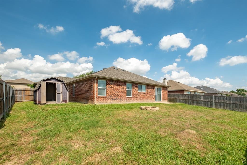 324 Broken Bow Krum, TX 76249 - Photo 6 of 28