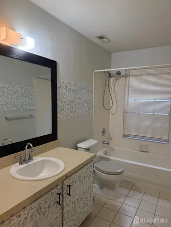 $2,400 | 1005 Stony Brook Way, North Brunswick, NJ 08902