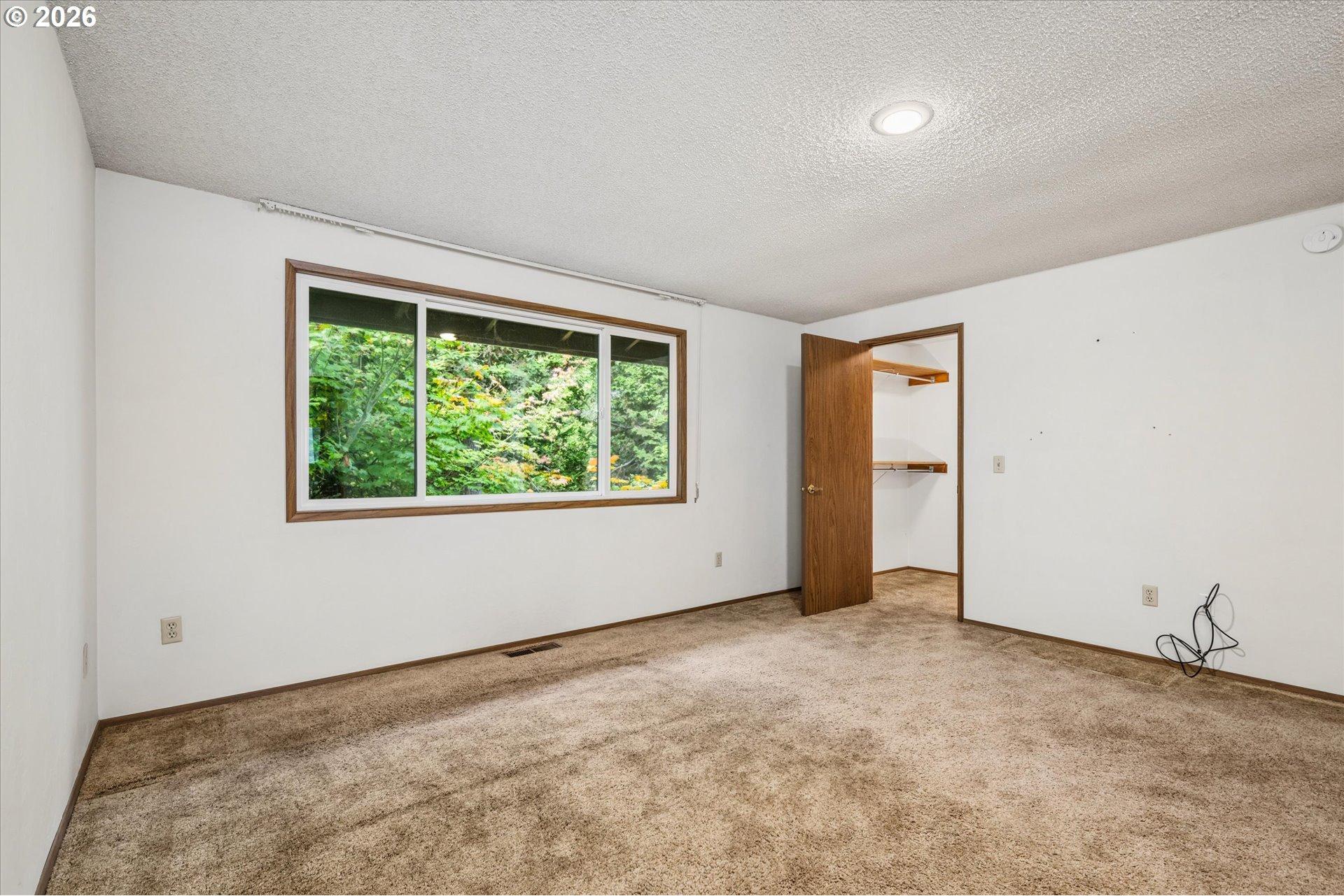 2295 Ridgeway Drive Eugene, OR 97401 - Photo 23 of 36 Bedroom, Primary
