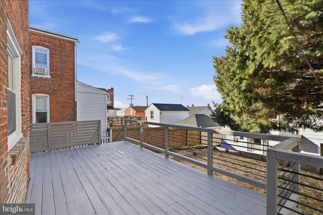 a house view with a outdoor space