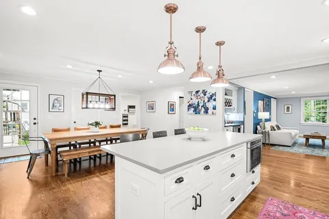 $2,395,000 | 10 Kirkland Circle, Wellesley, MA 02481