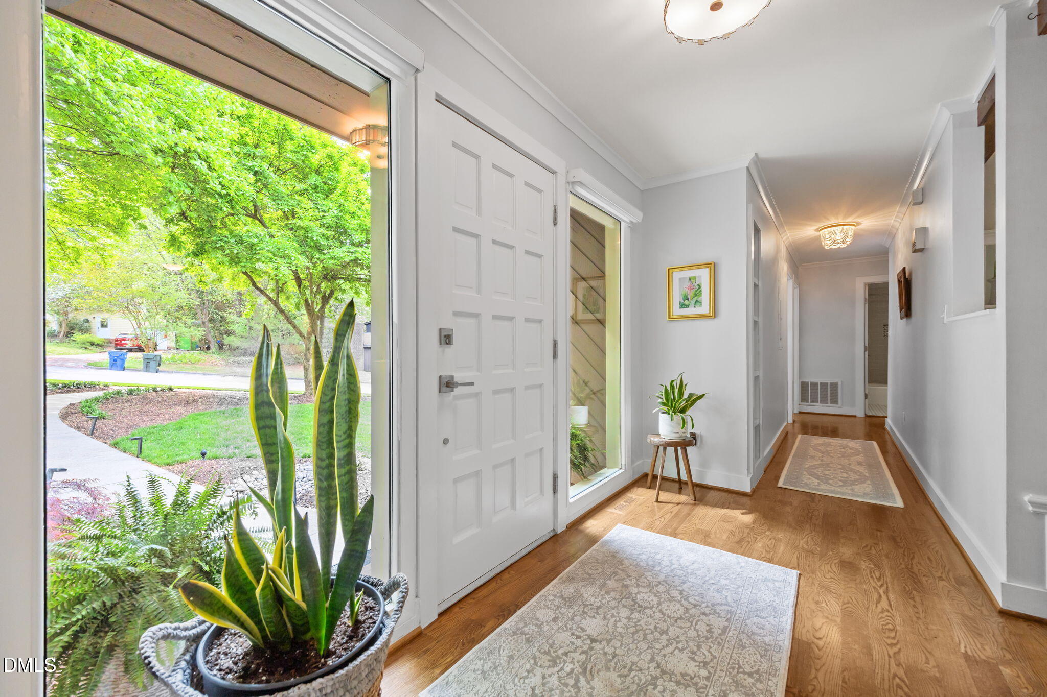 6501 Rainbow Court Raleigh, NC 27612 - Photo 5 of 41 Entryway