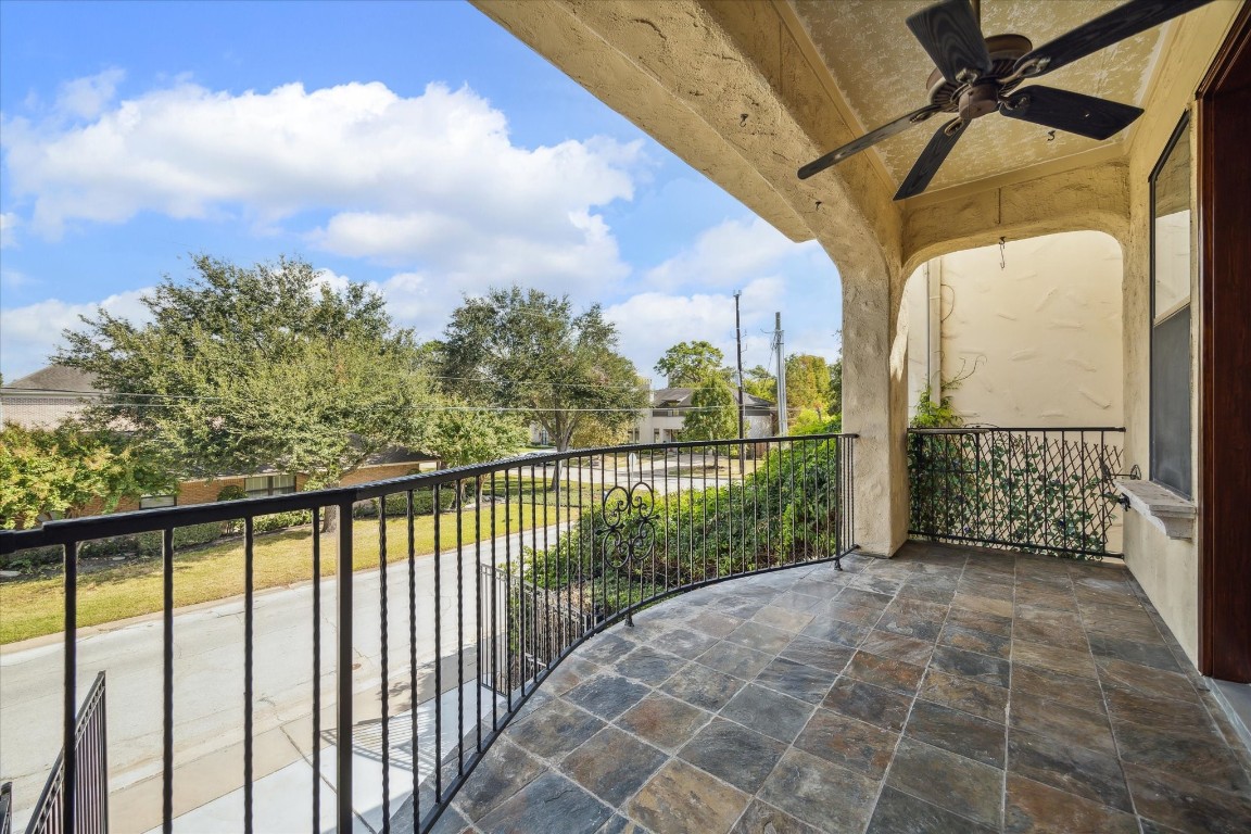 3614 Lancashire Street Houston, TX 77027 - Photo 13 of 47 a view of a balcony