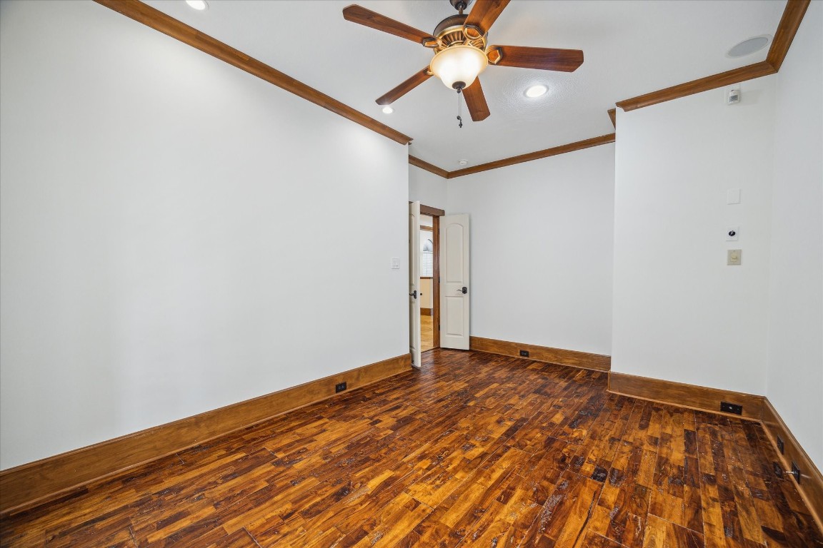 3614 Lancashire Street Houston, TX 77027 - Photo 25 of 47 a view of an empty room