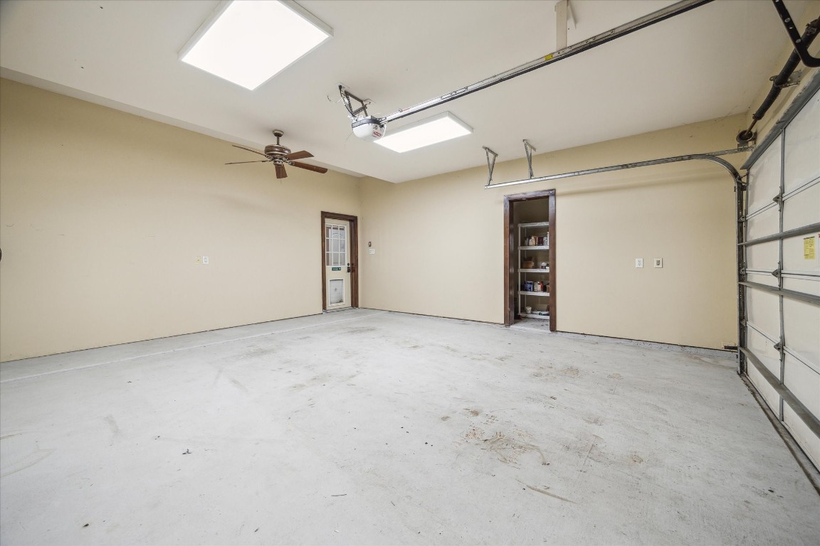 3614 Lancashire Street Houston, TX 77027 - Photo 43 of 47 an empty room with a empty space and a ceiling fan