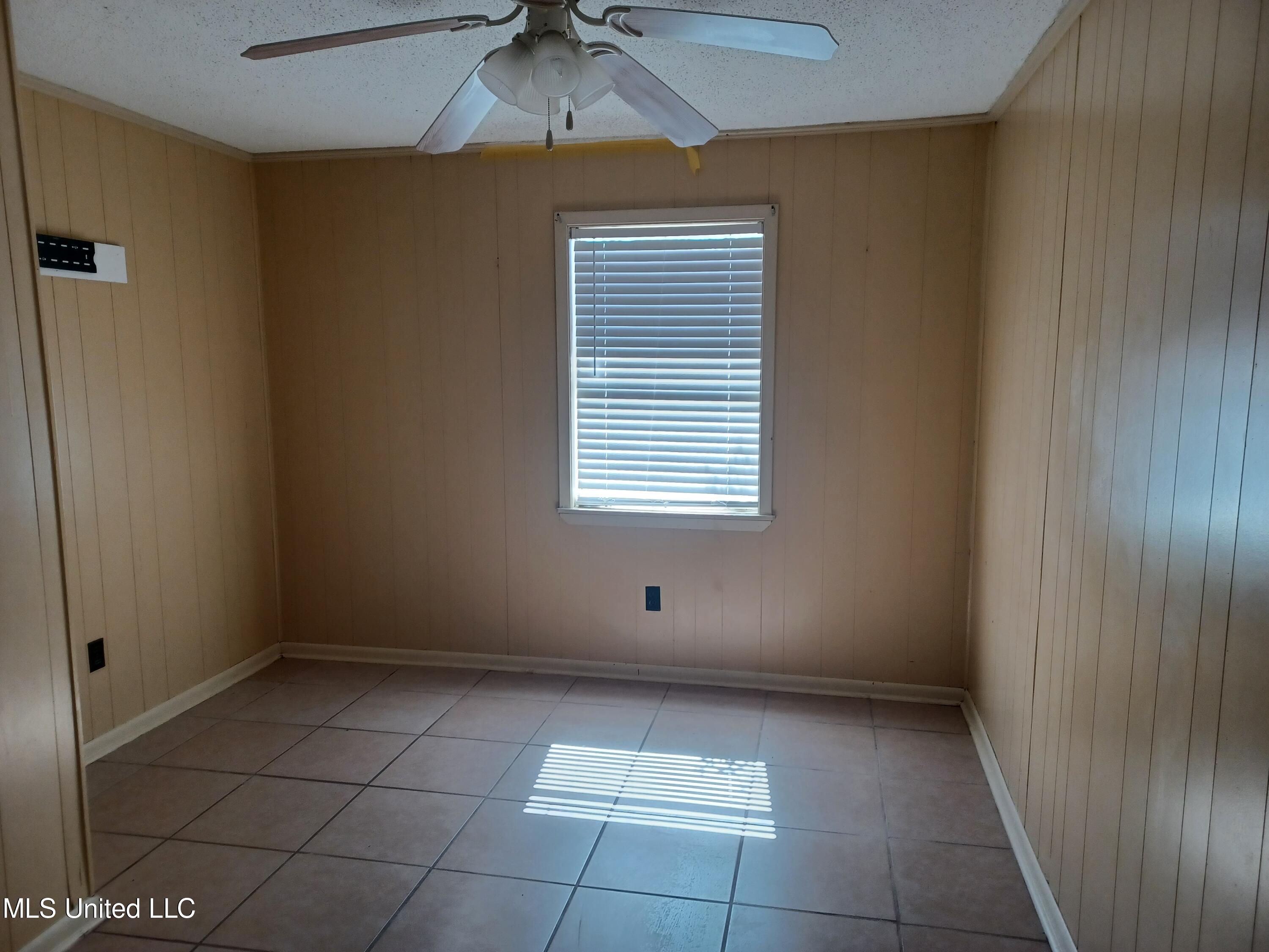 1206 26th Street McComb, MS 39648 - Photo 3 of 9 Room 1