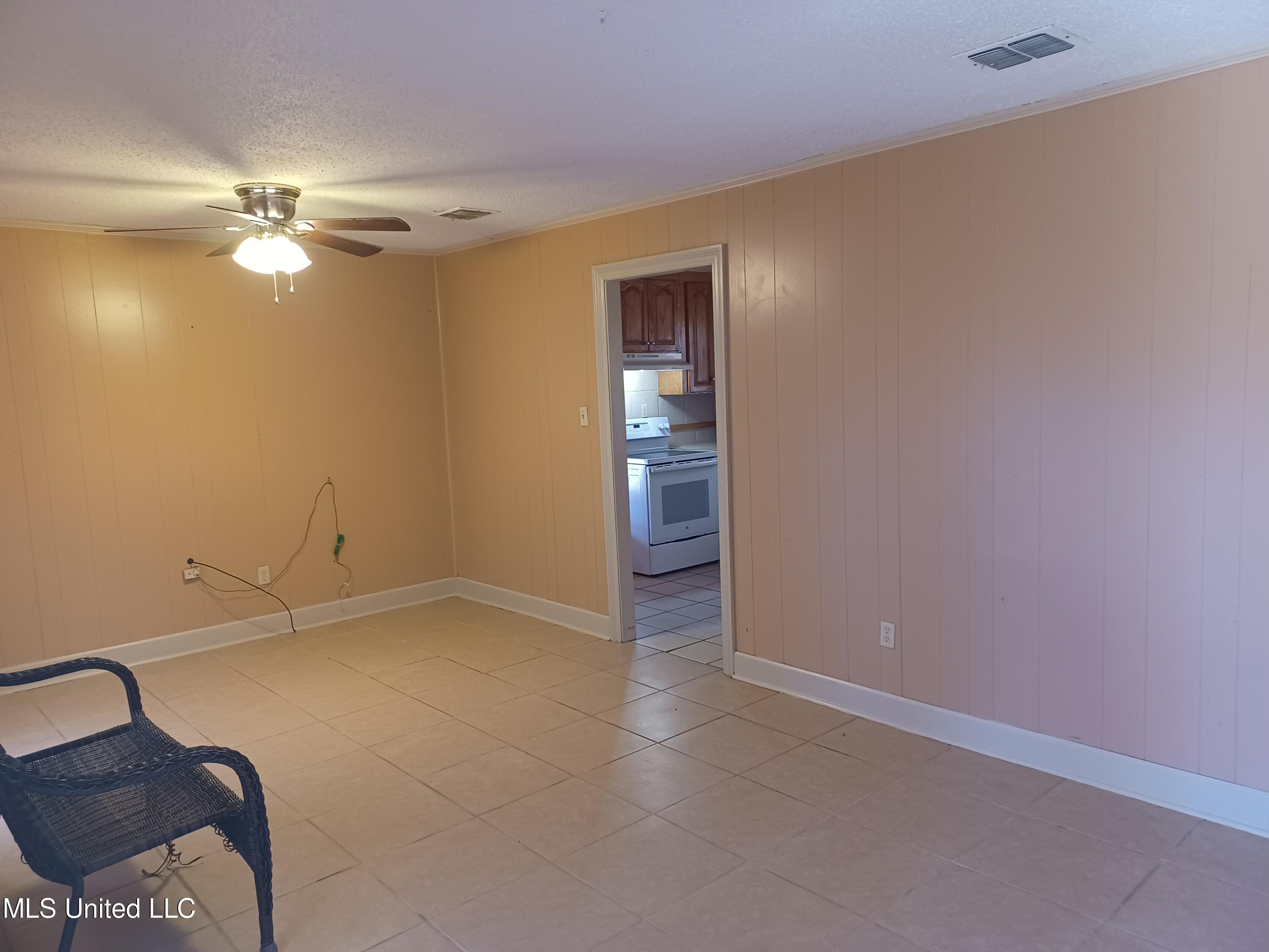 1206 26th Street McComb, MS 39648 - Photo 5 of 9 Dinning