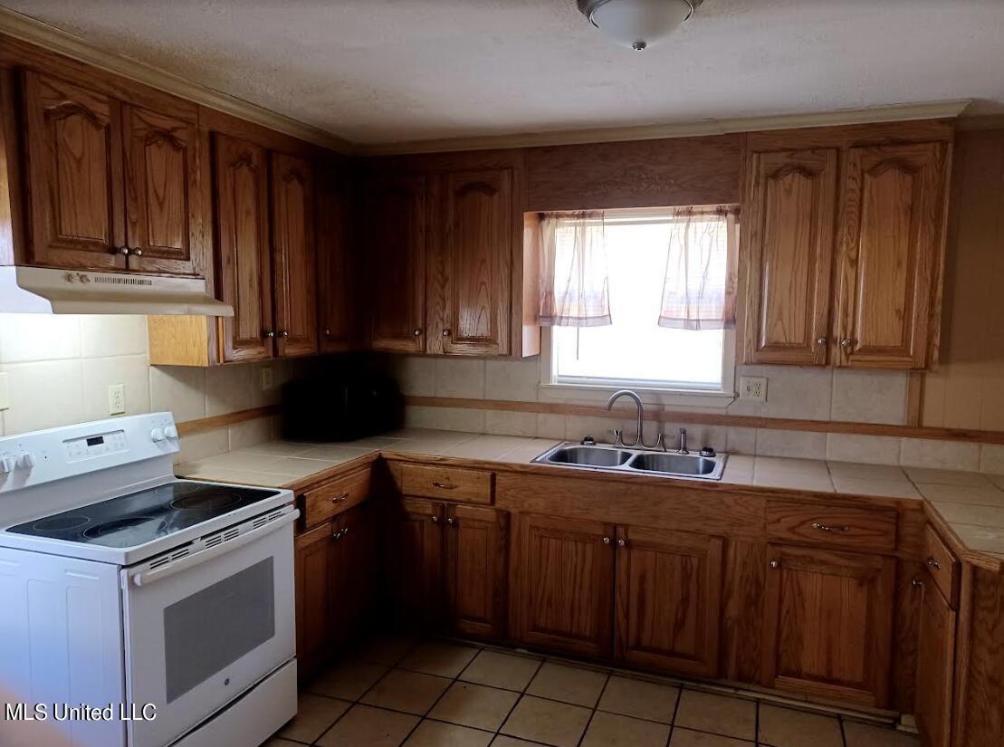 1206 26th Street McComb, MS 39648 - Photo 6 of 9 Kitchen