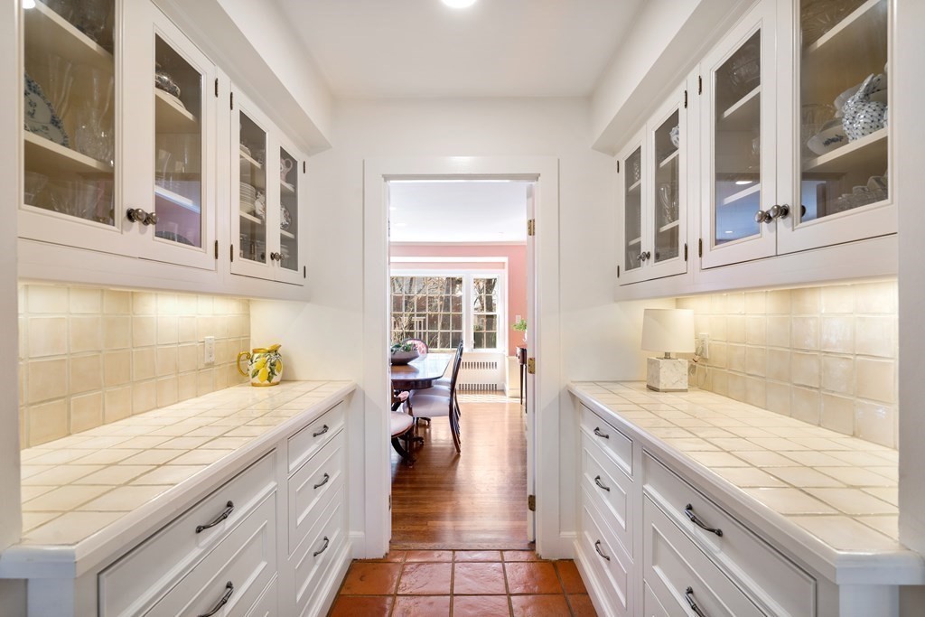 124 Rangeley Road Brookline, MA 02467 - Photo 15 of 30