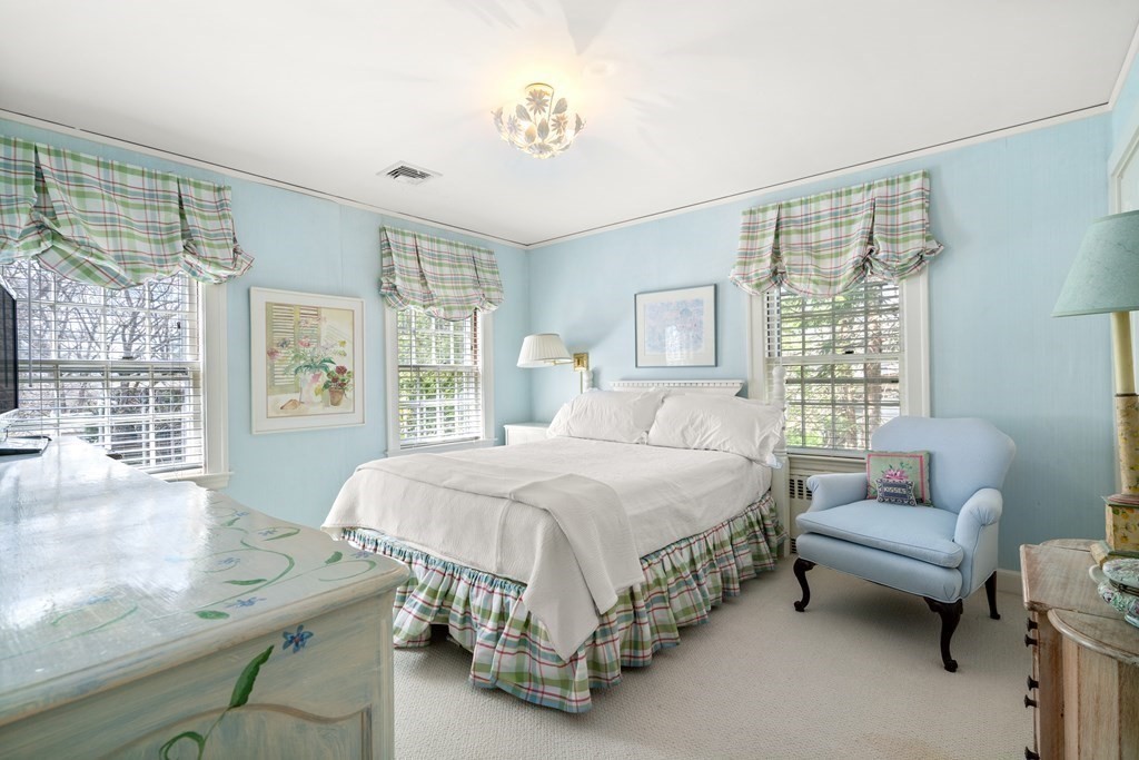 124 Rangeley Road Brookline, MA 02467 - Photo 22 of 30