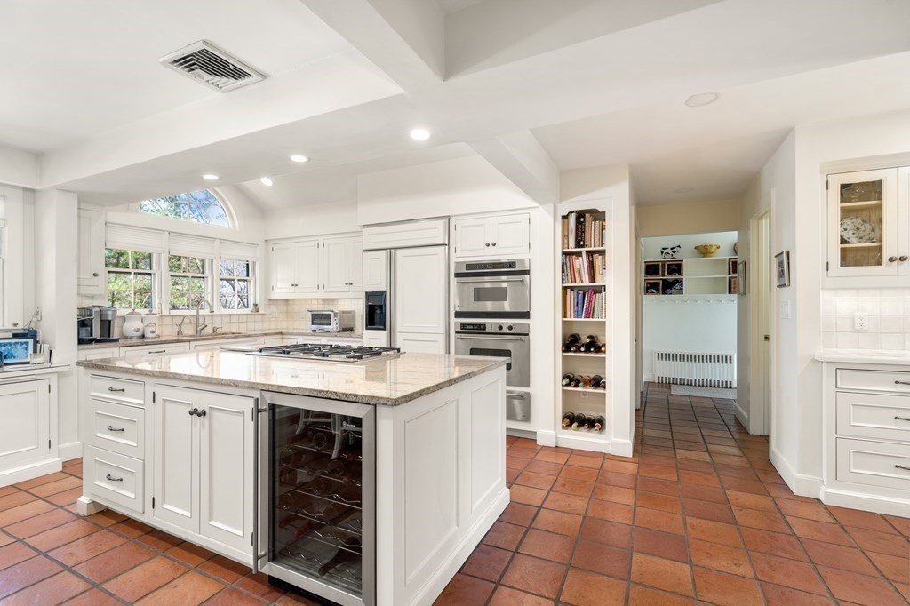 124 Rangeley Road Brookline, MA 02467 - Photo 10 of 30