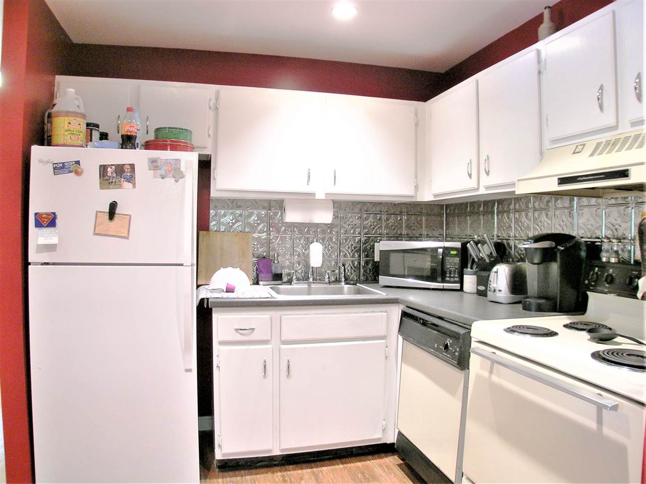 121 English Village Road, Unit 202 Manchester, NH 03102 - Photo 13 of 25 Gallery Image 13
