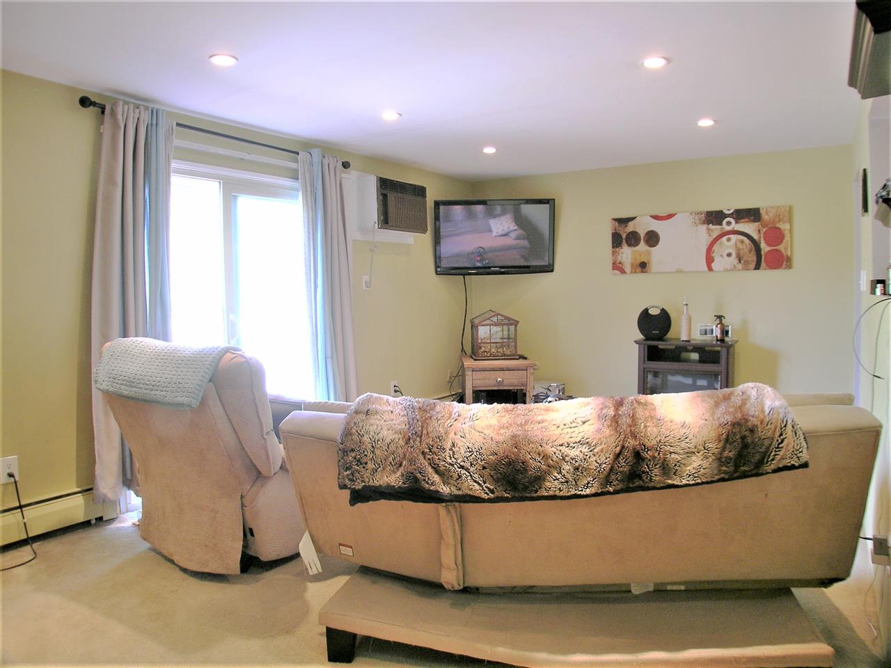 121 English Village Road, Unit 202 Manchester, NH 03102 - Photo 5 of 25 Gallery Image 5