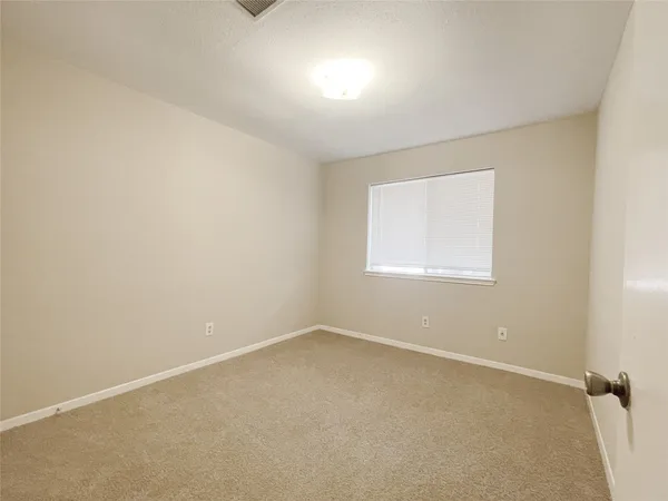$1,995 | 13 North Deerfoot Circle, The Woodlands, TX 77380