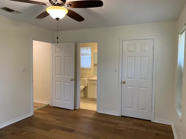 $1,800 | 300 Baber Street, Brenham, TX 77833