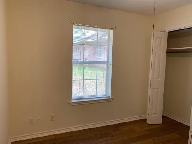 $1,800 | 300 Baber Street, Brenham, TX 77833