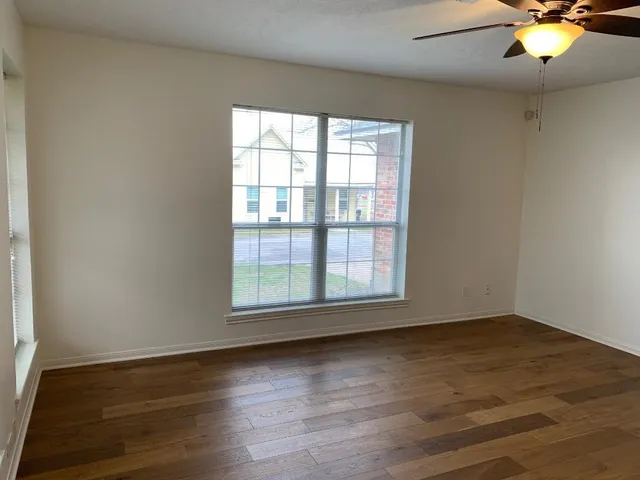 $1,800 | 300 Baber Street, Brenham, TX 77833