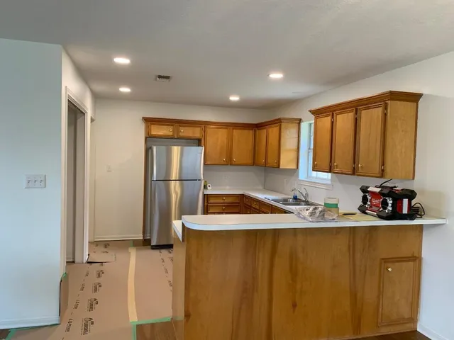 $1,800 | 300 Baber Street, Brenham, TX 77833