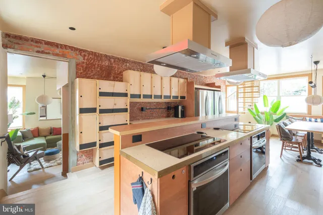 $1,395 | 2021 4th Street Northwest, Washington, DC 20001