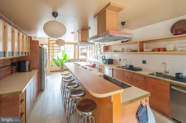 $1,395 | 2021 4th Street Northwest, Washington, DC 20001