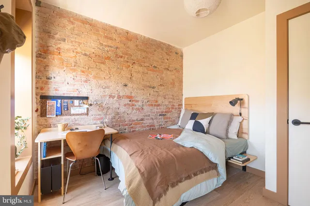 $1,395 | 2021 4th Street Northwest, Washington, DC 20001