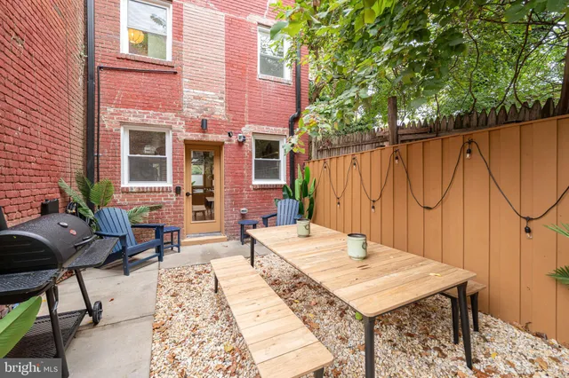 $1,395 | 2021 4th Street Northwest, Washington, DC 20001