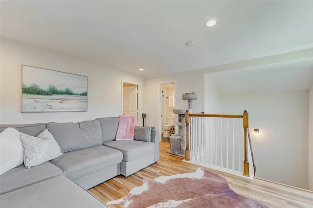 $910,000 | 2828 West Holcombe Boulevard, Unit I, Houston, TX 77025