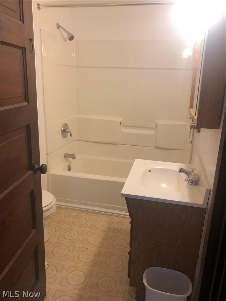 595 Robinson Road Wooster, OH 44691 - Photo 10 of 20 Full Bath