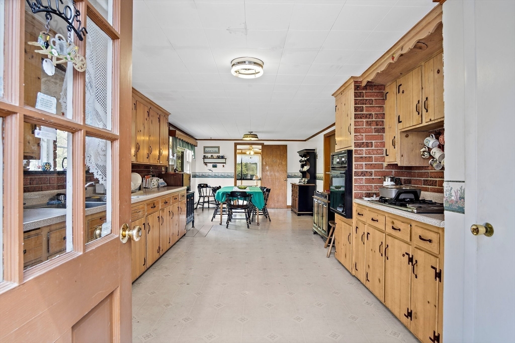 400 Salem Road Dracut, MA 01826 - Photo 4 of 40 Gallery Image 4