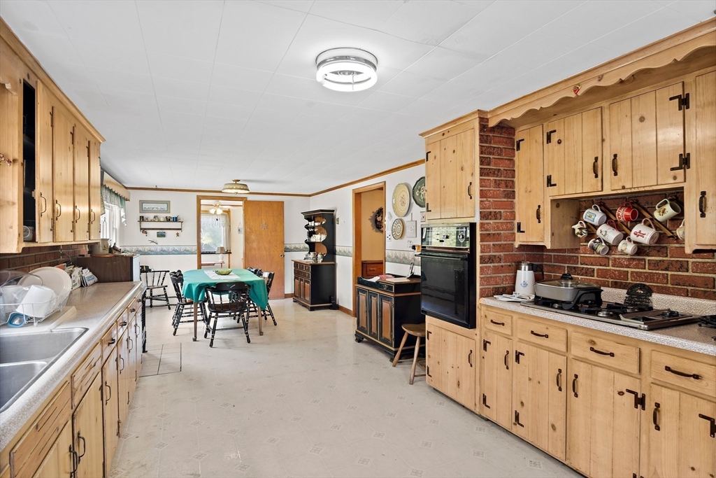 400 Salem Road Dracut, MA 01826 - Photo 5 of 40 Gallery Image 5