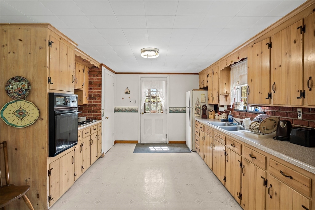400 Salem Road Dracut, MA 01826 - Photo 8 of 40 Gallery Image 8