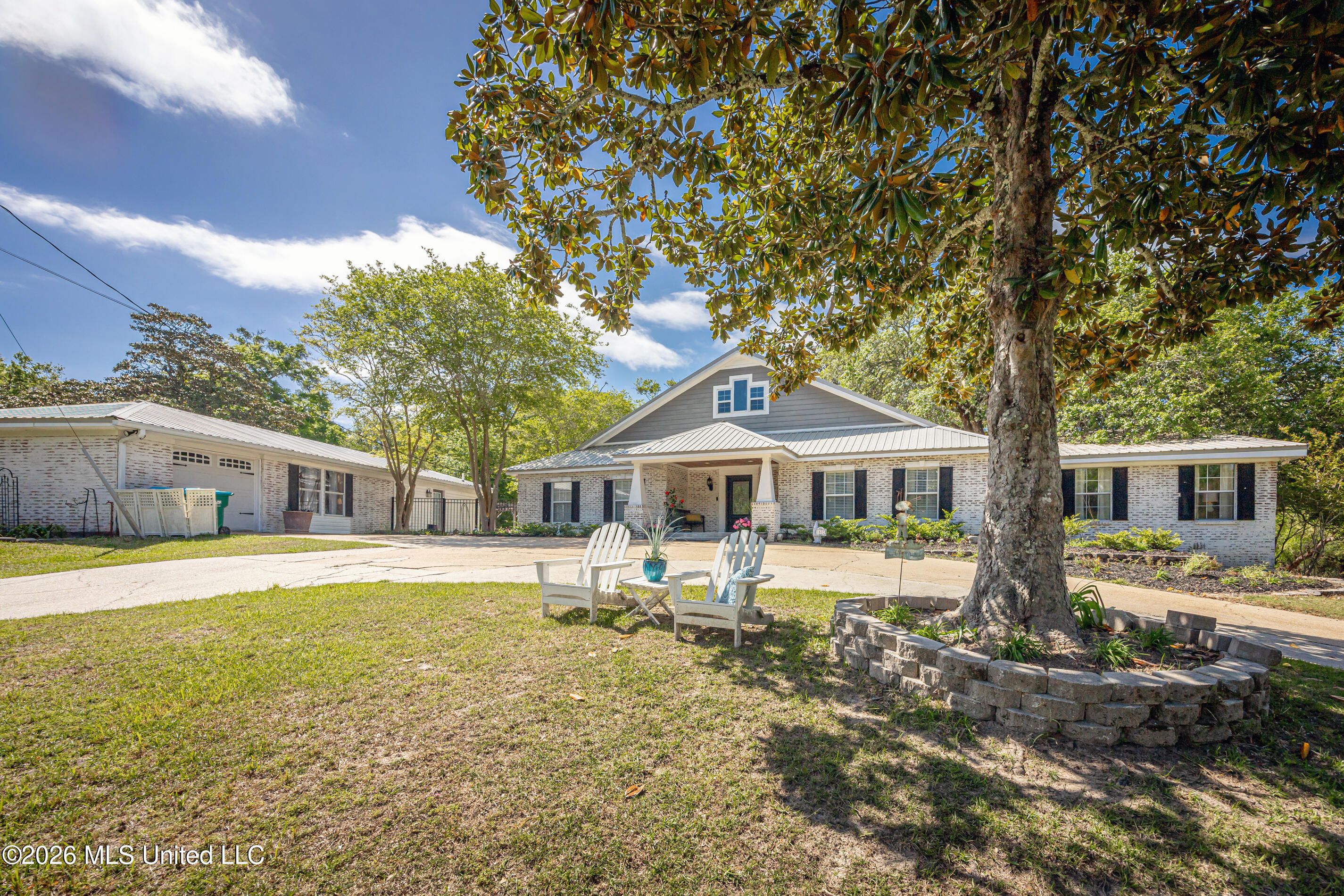 1802 Stuart Avenue Ocean Springs, MS 39564 - Photo 4 of 107 IMG_3914