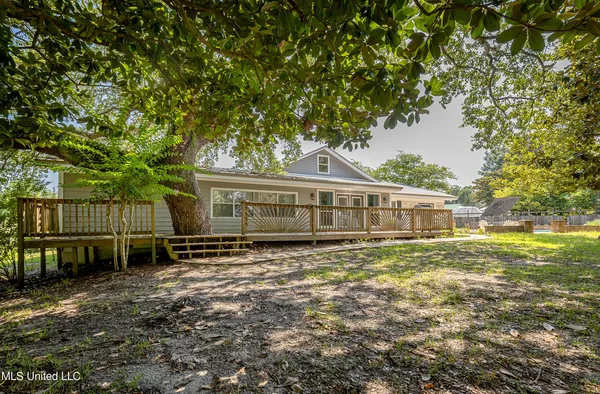 $775,000 | 1802 Stuart Avenue, Ocean Springs, MS 39564