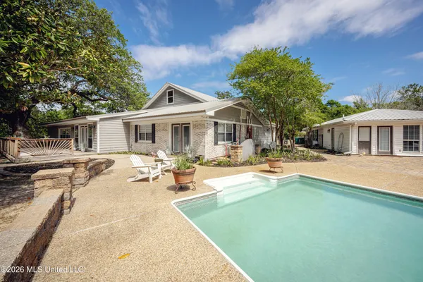 $775,000 | 1802 Stuart Avenue, Ocean Springs, MS 39564