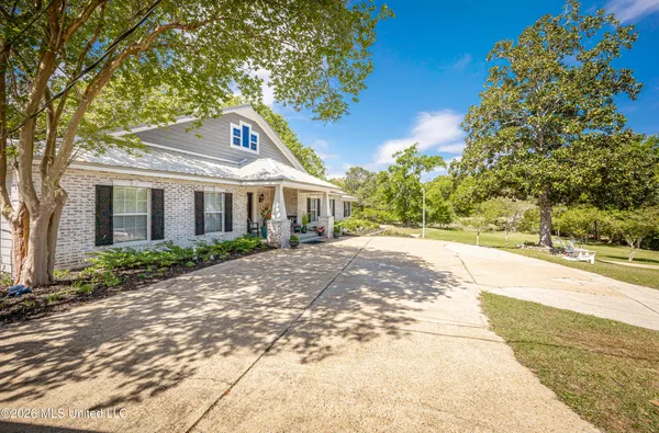 $775,000 | 1802 Stuart Avenue, Ocean Springs, MS 39564