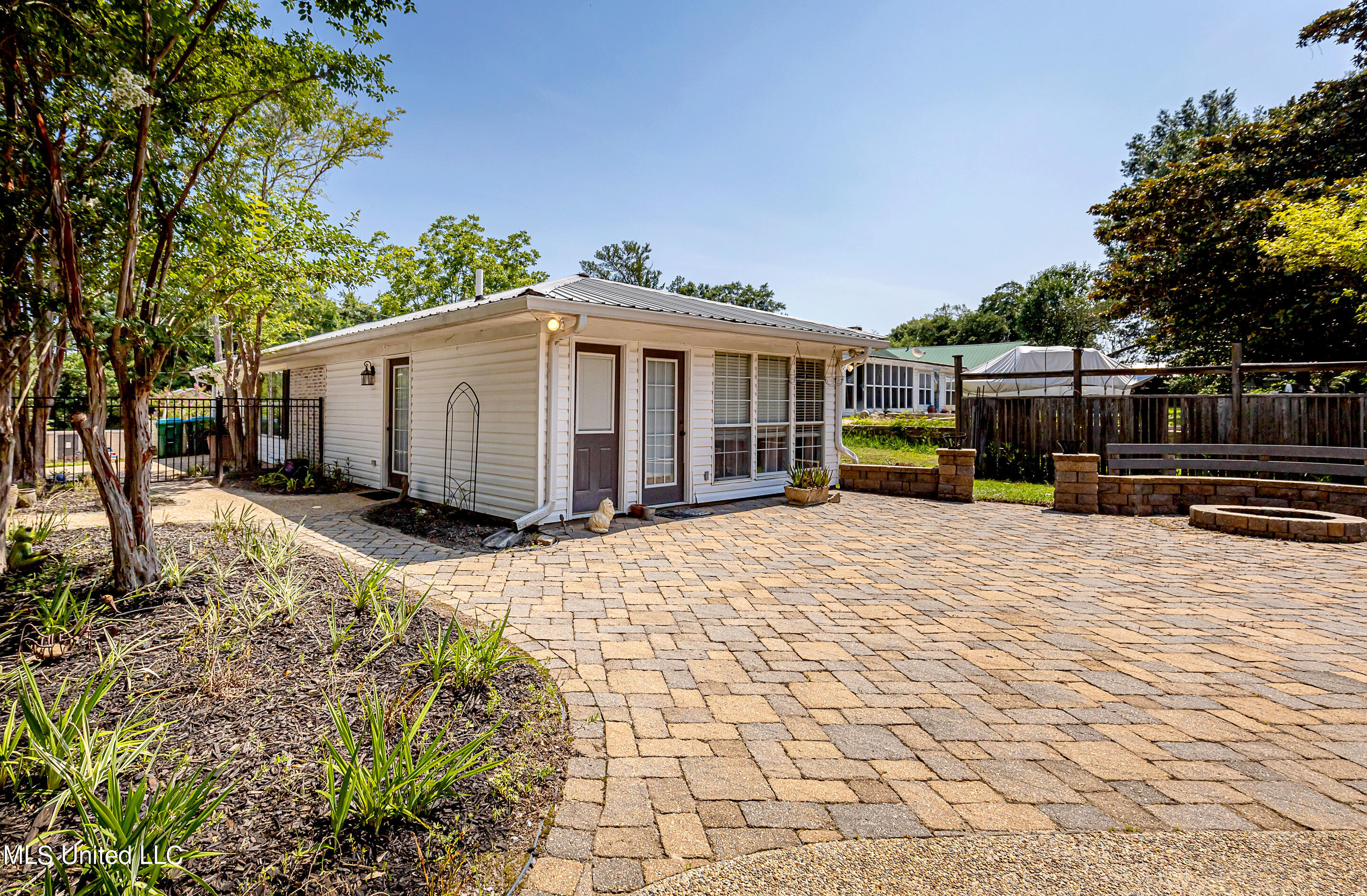 1802 Stuart Avenue Ocean Springs, MS 39564 - Photo 75 of 107 IMG_7002