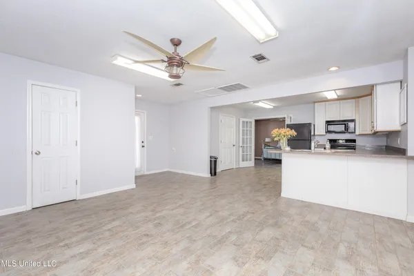 $775,000 | 1802 Stuart Avenue, Ocean Springs, MS 39564