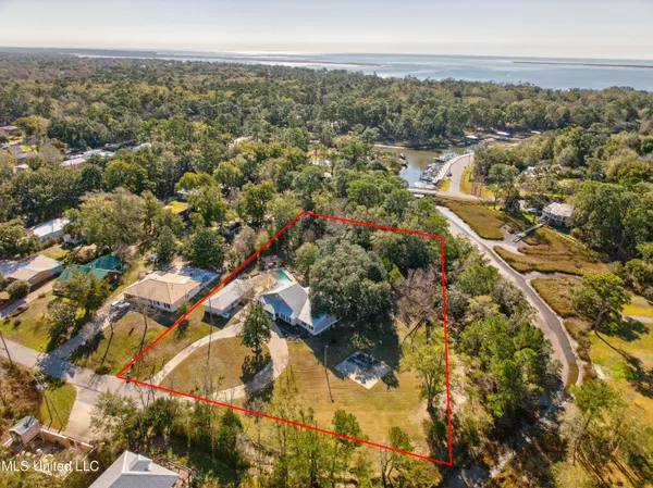$775,000 | 1802 Stuart Avenue, Ocean Springs, MS 39564