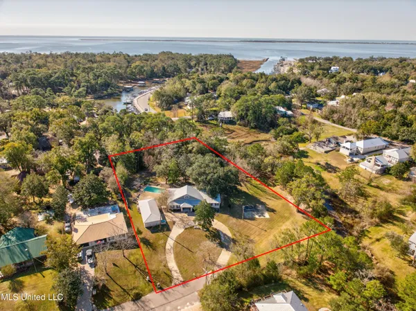 $775,000 | 1802 Stuart Avenue, Ocean Springs, MS 39564