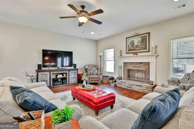 $629,900 | 20 Water Oak Drive, Senoia, GA 30276