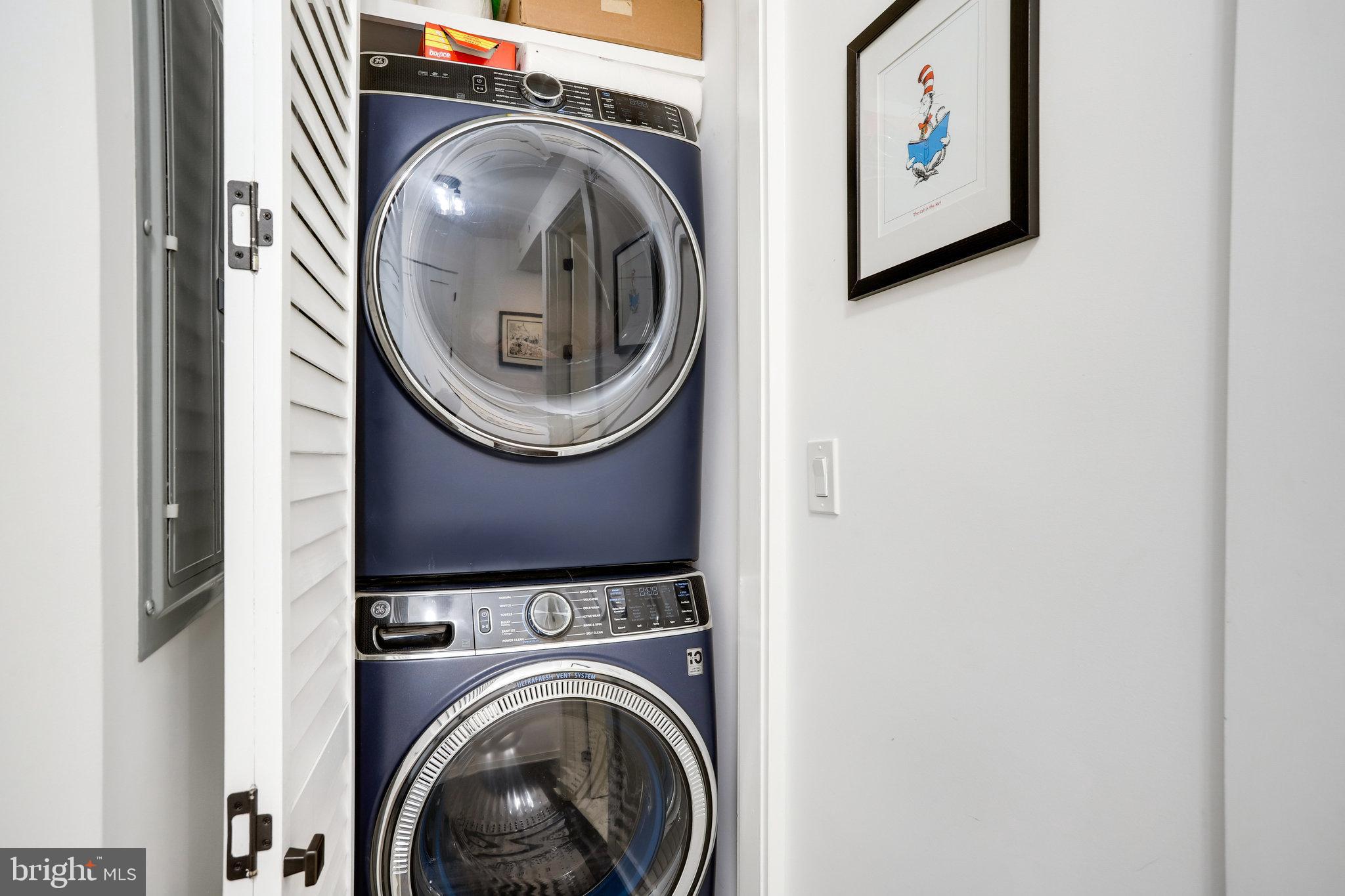 1000 New Jersey Avenue Southeast, Unit 1020 Washington, DC 20003 - Photo 39 of 60 a utility room with dryer and washer