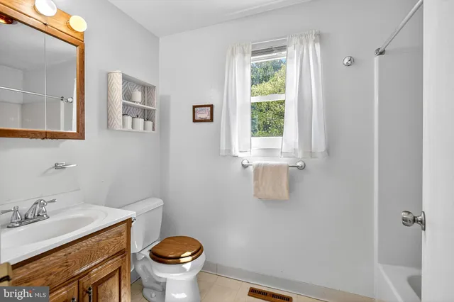 $375,000 | 24 Thomas Jefferson Boulevard, Newark, DE 19702